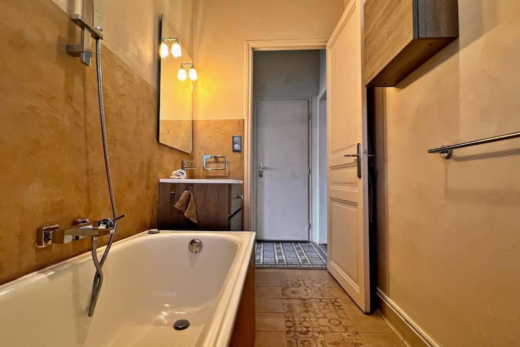 Au Petit Bourgeois Apartment Ница Екстериор снимка